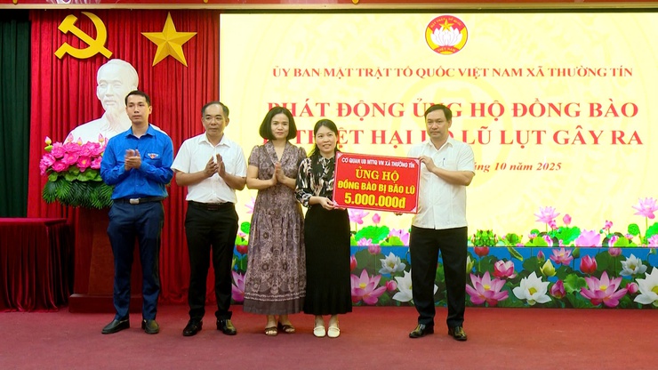 Xã Thường Tín phát động ủng hộ đồng bào bị thiệt hại do bão lũ- Ảnh 5.