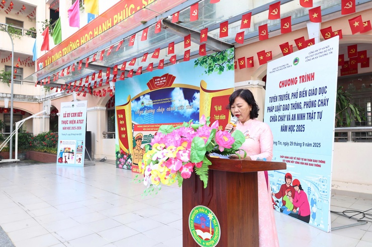 Nâng cao ý thức chấp hành Luật ATGT cho học sinh- Ảnh 2.