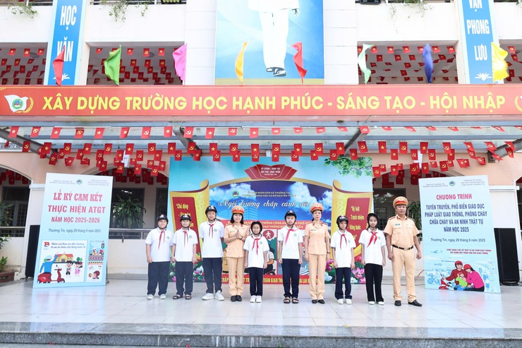 Nâng cao ý thức chấp hành Luật ATGT cho học sinh- Ảnh 4.