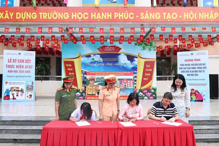 Nâng cao ý thức chấp hành Luật ATGT cho học sinh- Ảnh 7.