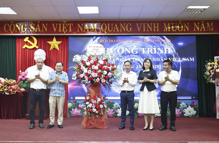Hội doanh nghiệp Thường Tín kỷ niệm 21 năm Ngày doanh nhân Việt Nam- Ảnh 2.