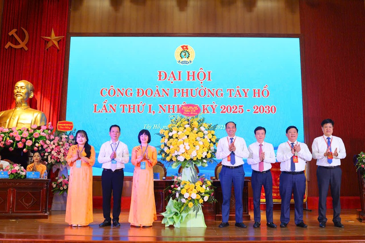 Đại hội Công đoàn phường Tây Hồ lần thứ nhất, nhiệm kỳ 2025 - 2030: Dấu ấn của sự đổi mới và phát triển.- Ảnh 2.