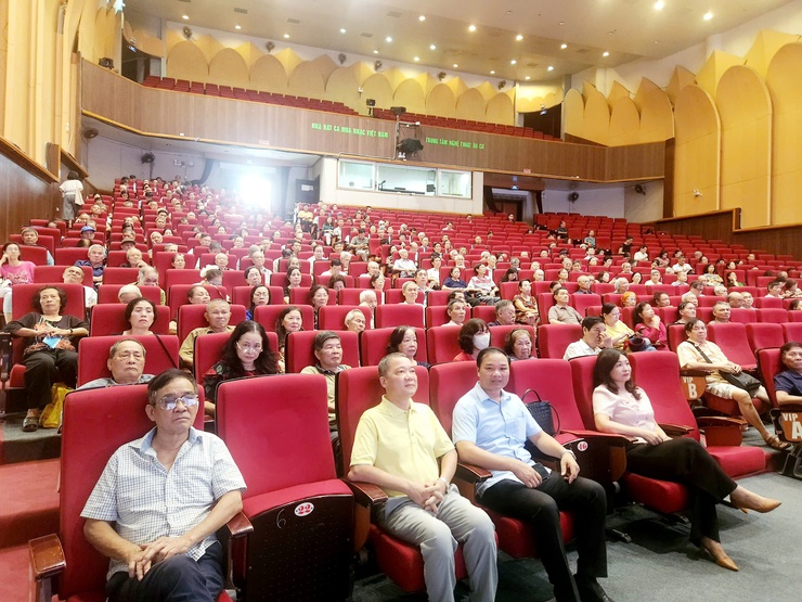 Đảng ủy phường Giảng Võ tổ chức Hội nghị thông tin tình hình thời sự trong nước và quốc tế 


- Ảnh 3.