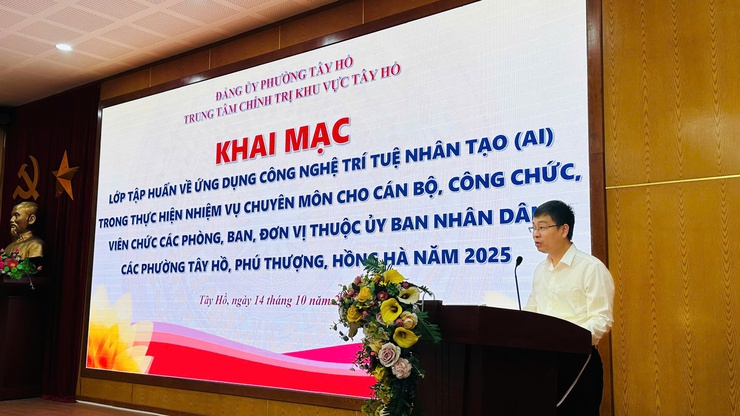 Tập huấn ứng dụng công nghệ trí tuệ nhân tạo (AI) cho 273 cán bộ, công chức, viên chức và Tổ chuyển đổi số cộng đồng. - Ảnh 1.