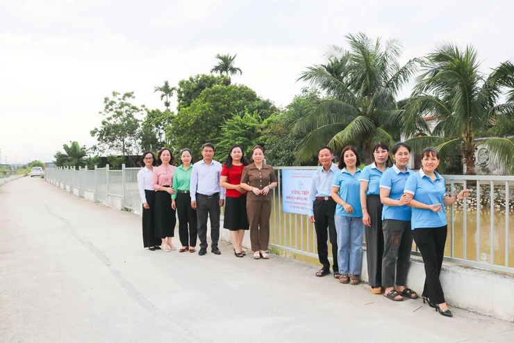 Chi hội Phụ nữ thôn Quảng Yên gắn biển công trình "Phòng, chống đuối nước" – Hành động thiết thực vì an toàn cộng đồng- Ảnh 2.