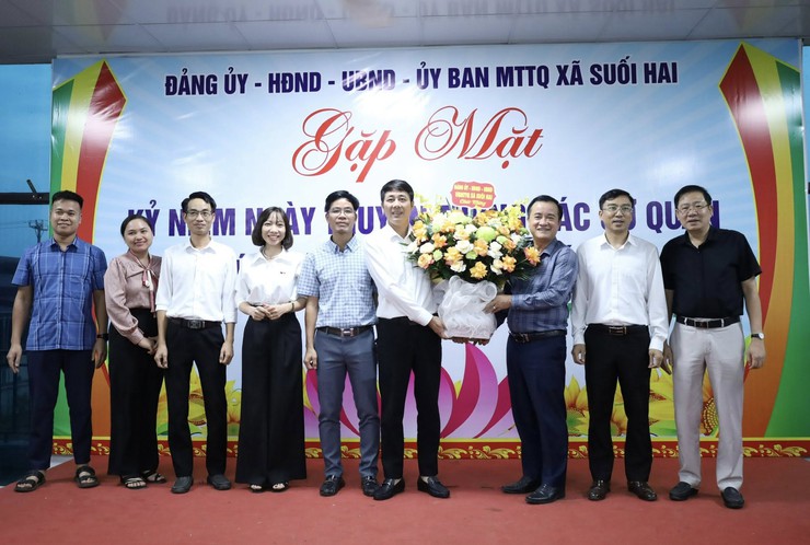 Đảng ủy xã Suối Hai tổ chức gặp mặt kỷ niệm ngày truyền thống các ngành xây dựng Đảng- Ảnh 2.