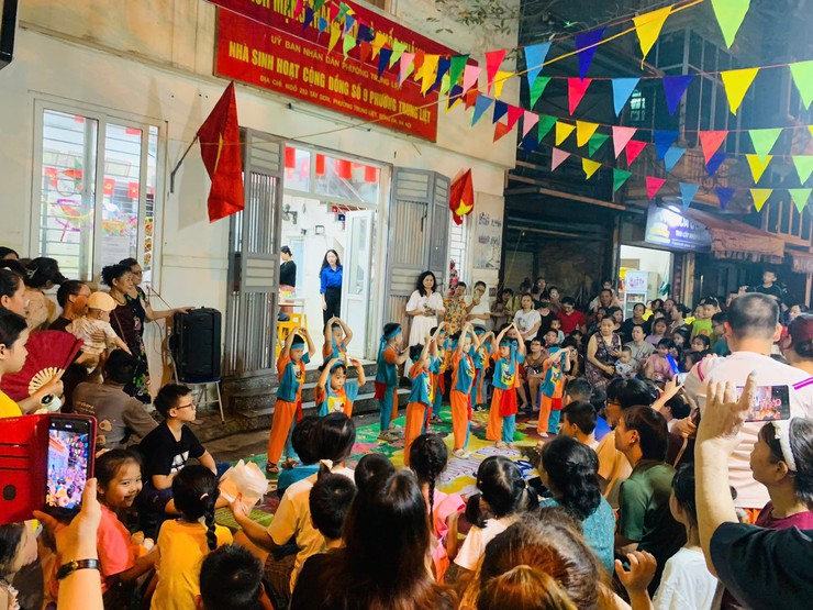 Các địa bàn dân cư phường Đống Đa tổ chức "Đêm hội trăng rằm"- Ảnh 2.