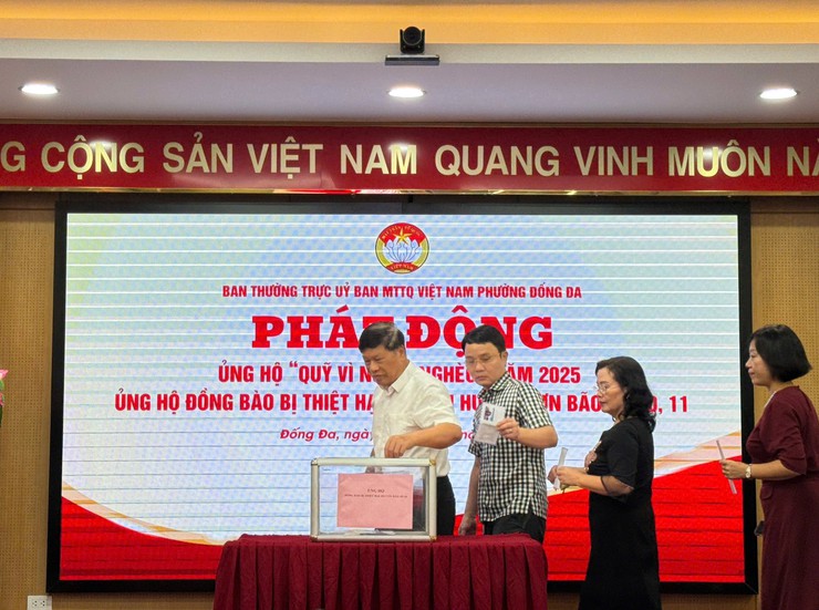 UB MTTQ phường Đống Đa phát động ủng hộ đồng bào bị thiệt hại do cơn bão số 10,11- Ảnh 3.