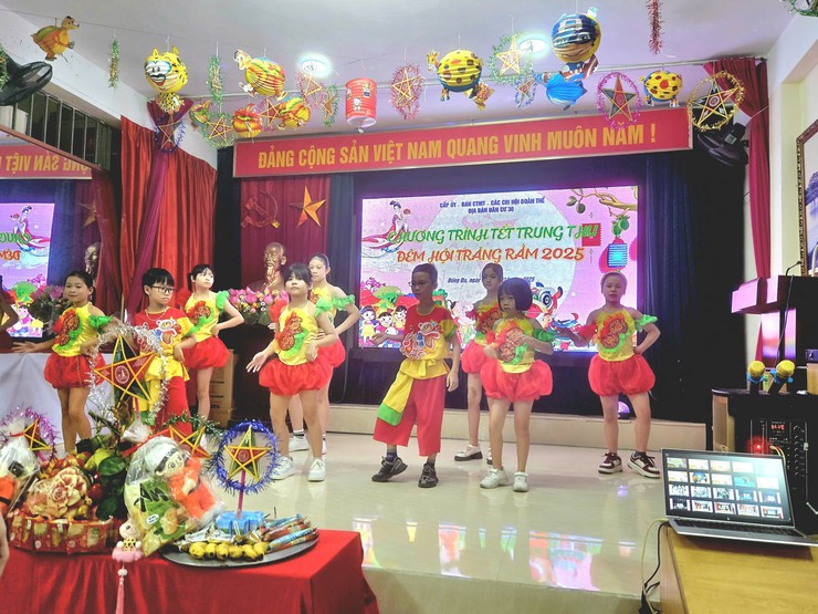 Các địa bàn dân cư phường Đống Đa tổ chức "Đêm hội trăng rằm"- Ảnh 9.