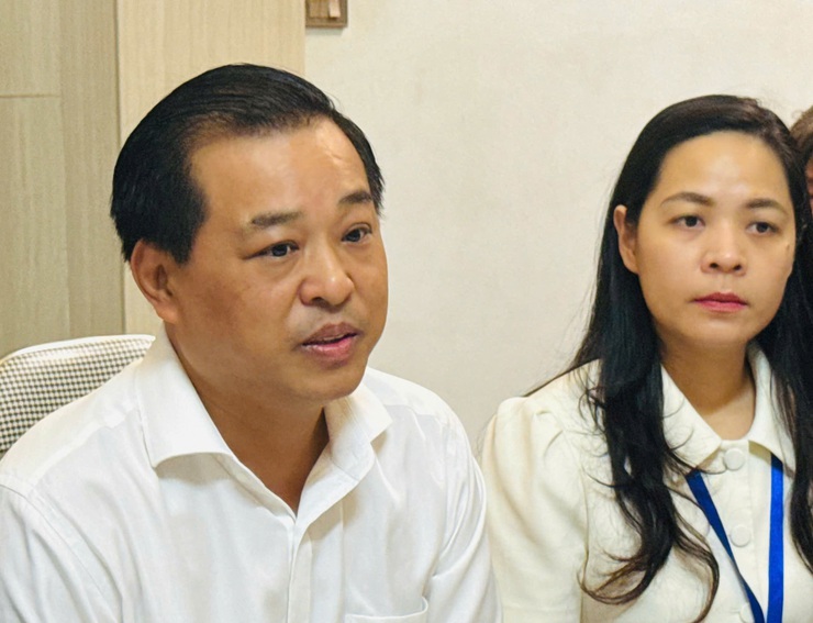 Lãnh đạo Sở Y tế thăm, động viên, hỗ trợ gia đình nạn nhân trong vụ cháy tại phường Văn Miếu - Quốc Tử Giám- Ảnh 2.