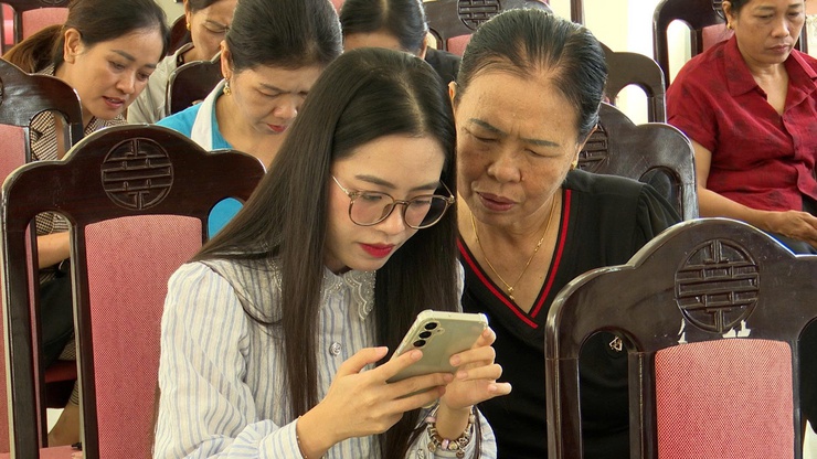 XÃ PHƯỢNG DỰC TRIỂN KHAI “BÌNH DÂN HỌC VỤ SỐ LƯU ĐỘNG” VÀ MÔ HÌNH “MỖI GIA ĐÌNH – MỘT CÔNG DÂN SỐ NÒNG CỐT”- Ảnh 3.