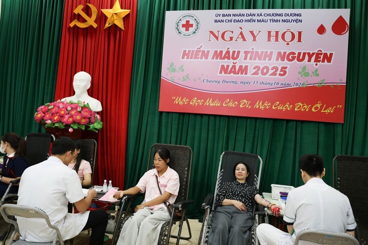 Chương Dương: Ý nghĩa và ấm áp Ngày hội Hiến máu tình nguyện năm 2025- Ảnh 1.