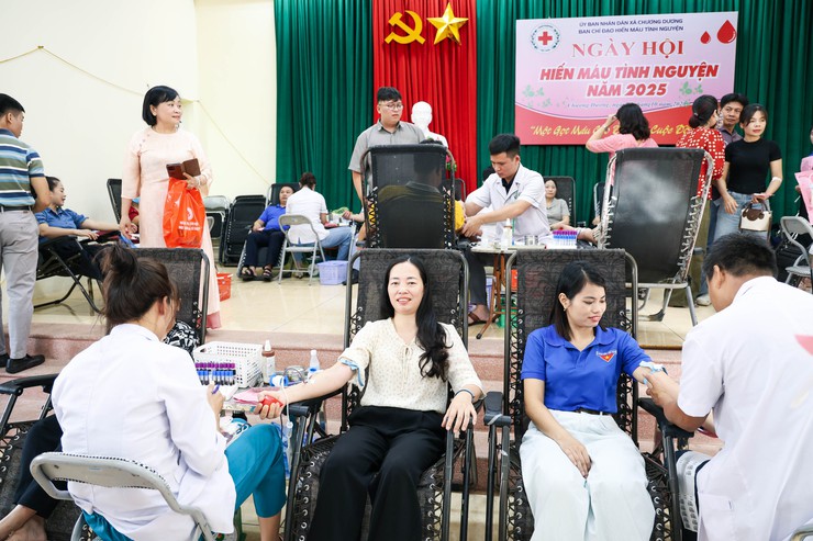 Chương Dương: Ý nghĩa và ấm áp Ngày hội Hiến máu tình nguyện năm 2025- Ảnh 4.