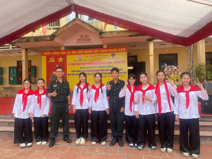 Trên 600 học sinh trường THCS Trung Hưng tham gia hoạt động ngoại khóa giáo dục kỹ năng sống- Ảnh 1.