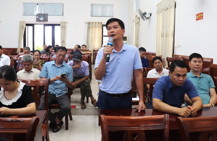 Bát Tràng giao ban thực hiện chiến dịch làm giàu, làm sạch cơ sở dữ liệu quốc gia về đất đai và cài đặt phần mềm Etax mobile- Ảnh 2.