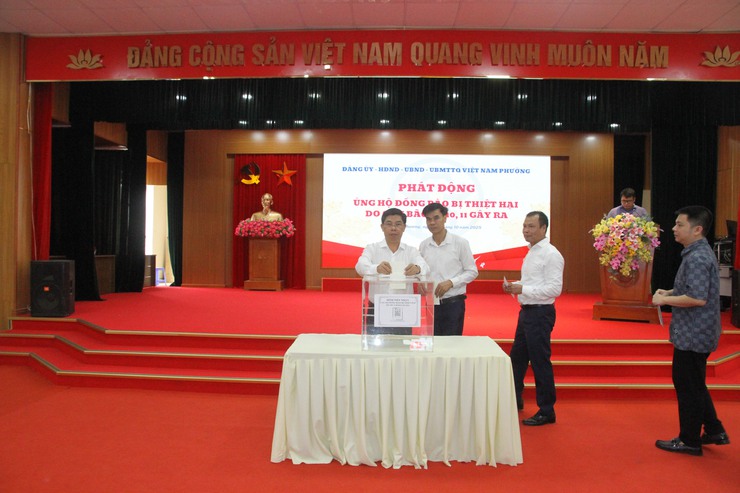 Phường Xuân Phương phát động ủng hộ đồng bão vùng lũ- Ảnh 2.