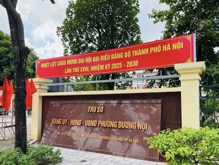 Phường Dương Nội rực rỡ cờ hoa chào mừng Đại hội đại biểu Đảng bộ Thành phố Hà Nội lần thứ XVIII- Ảnh 2.