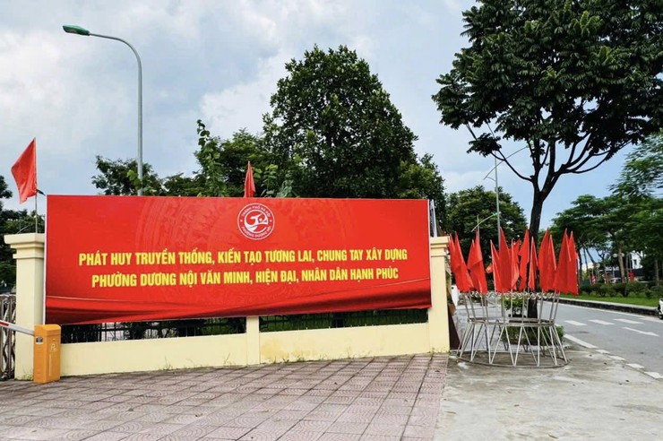 Phường Dương Nội rực rỡ cờ hoa chào mừng Đại hội đại biểu Đảng bộ Thành phố Hà Nội lần thứ XVIII- Ảnh 3.