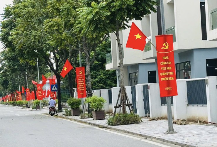 Phường Dương Nội rực rỡ cờ hoa chào mừng Đại hội đại biểu Đảng bộ Thành phố Hà Nội lần thứ XVIII- Ảnh 4.