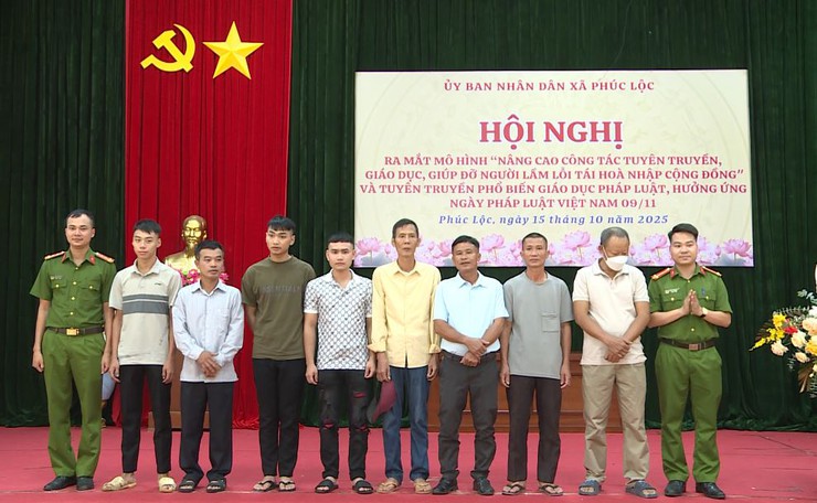 UBND xã Phúc Lộc tổ chức Hội nghị ra mắt mô hình hỗ trợ người lầm lỗi tái hòa nhập cộng đồng và tuyên truyền pháp luật- Ảnh 4.