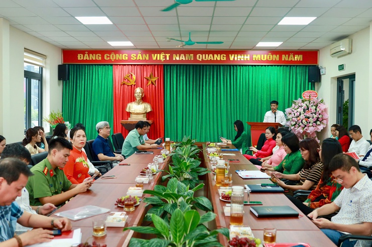 Phường Xuân Đỉnh kỷ niệm 95 năm Ngày truyền thống các ban Đảng, hướng tới xây dựng tổ chức Đảng vững mạnh, toàn diện- Ảnh 1.