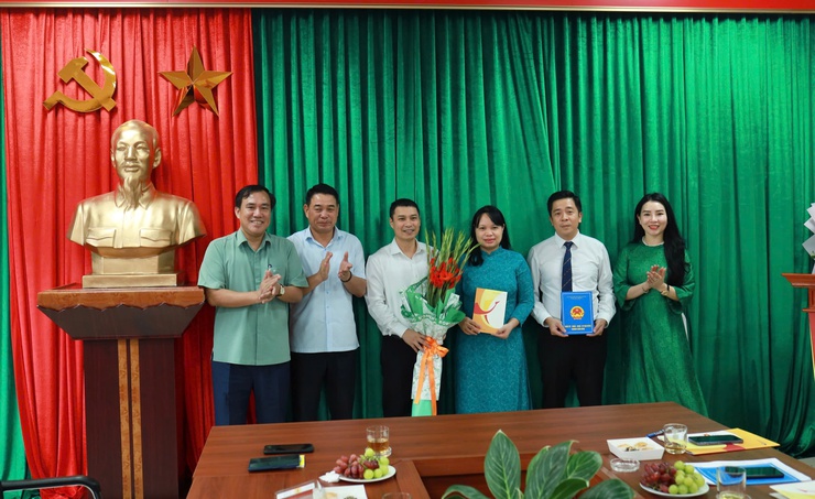 Phường Xuân Đỉnh kỷ niệm 95 năm Ngày truyền thống các ban Đảng, hướng tới xây dựng tổ chức Đảng vững mạnh, toàn diện- Ảnh 5.