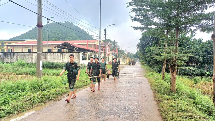 Trường sĩ quan Lục Quân I, Thực hiện nhiệm vụ Hành quân dã ngoại làm công tác dân vận trên địa bàn xã Yên Xuân- Ảnh 1.