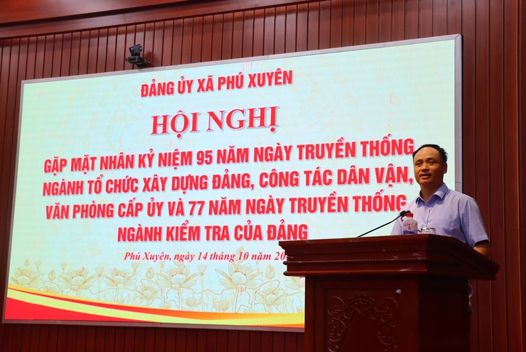 HỘI NGHỊ  GẶP MẶT NHÂN KỶ NIỆM 95 NĂM NGÀY TRUYỀN THỐNG NGÀNH TỔ CHỨC XÂY DỰNG ĐẢNG , CÔNG TÁC DÂN VẬN, VĂN PHÒNG CẤP UỶ VÀ 77 NĂM NGÀNH TRUYỀN THỐNG NGÀNH KIỂM TRA CỦA ĐẢNG- Ảnh 5.