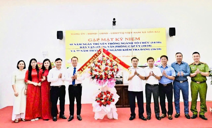 Xã Yên Bài  tổ chức buổi gặp mặt kỷ niệm ngày truyền thống các ban Đảng- Ảnh 2.