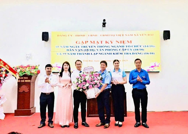 Xã Yên Bài  tổ chức buổi gặp mặt kỷ niệm ngày truyền thống các ban Đảng- Ảnh 3.