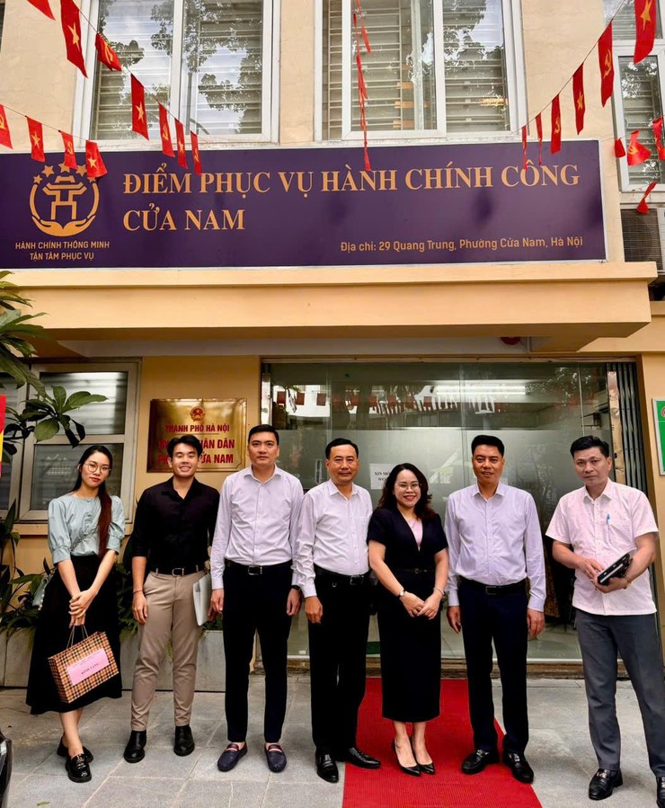 UBND phường Cửa Nam tiếp đoàn công tác UBND phường Mông Dương (Quảng Ninh) đến tham quan, học tập, trao đổi kinh nghiệm trong ứng dụng robot- Ảnh 5.