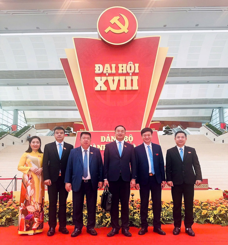 Phường Đống Đa hân hoan chào mừng Đại hội Đảng bộ thành phố Hà Nội lần thứ XVIII- Ảnh 1.