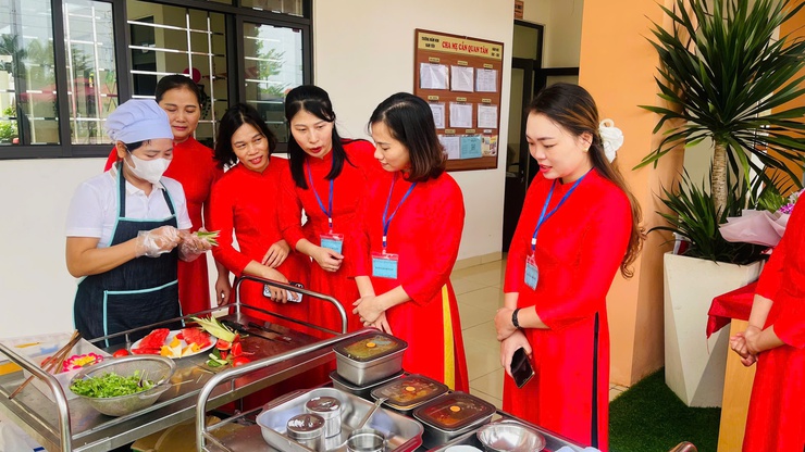 Trường Mầm non Nam Tiến tổ chức Hội thi “Nhân viên nuôi dưỡng giỏi”cấp trường năm học 2025–2026
- Ảnh 6.