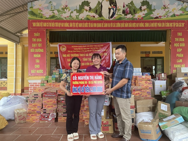 CÁC ĐƠN VỊ TRƯỜNG HỌC TRÊN ĐỊA BÀN XÃ PHÚ XUYÊN CHUNG TAY ỦNG HỘ ĐỒNG BÀO VÙNG LŨ TỈNH THÁI NGUYÊN- Ảnh 4.
