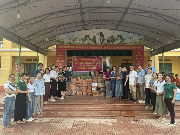 CÁC ĐƠN VỊ TRƯỜNG HỌC TRÊN ĐỊA BÀN XÃ PHÚ XUYÊN CHUNG TAY ỦNG HỘ ĐỒNG BÀO VÙNG LŨ TỈNH THÁI NGUYÊN- Ảnh 5.