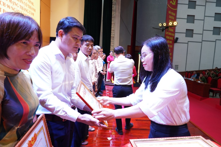 Xã Quang Minh sơ kết 01 năm triển khai lực lượng bảo vệ an ninh, trật tự ở cơ sở- Ảnh 7.