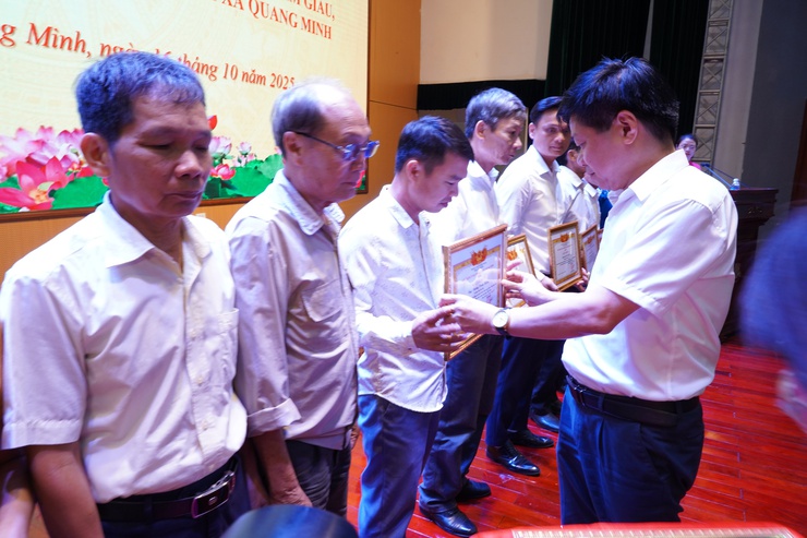Xã Quang Minh sơ kết 01 năm triển khai lực lượng bảo vệ an ninh, trật tự ở cơ sở- Ảnh 10.