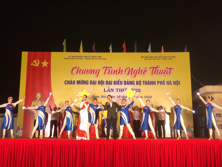 CHƯƠNG TRÌNH NGHỆ THUẬT CHÀO MỪNG ĐẠI HỘI ĐẠI BIỂU ĐẢNG BỘ THÀNH PHỐ HÀ NỘI LẦN THỨ XVIII- Ảnh 2.