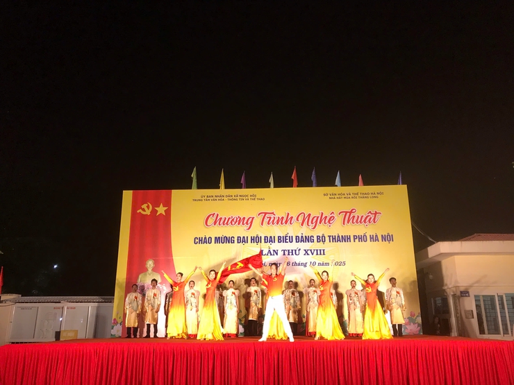 CHƯƠNG TRÌNH NGHỆ THUẬT CHÀO MỪNG ĐẠI HỘI ĐẠI BIỂU ĐẢNG BỘ THÀNH PHỐ HÀ NỘI LẦN THỨ XVIII- Ảnh 7.