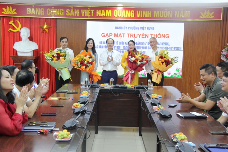 Phường Việt Hưng: Kỷ niệm 95 năm Ngày truyền thống các Ban Xây dựng Đảng, Văn phòng cấp ủy và 77 năm Ngày thành lập ngành Kiểm tra của Đảng- Ảnh 2.