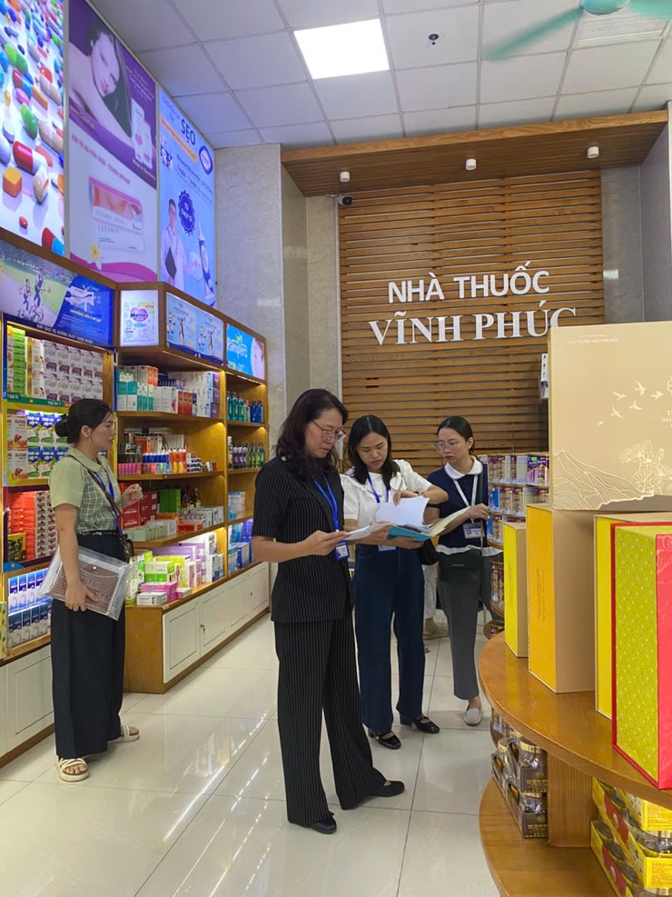 Phường Xuân Đỉnh tăng cường kiểm tra các cơ sở hành nghề y, dược tư nhân, đảm bảo an toàn sức khỏe cộng đồng
- Ảnh 1.