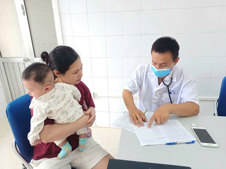 Trạm Y tế phường thực hiện hoạt động công tác chuyên môn tiêm chủng mở rộng tháng 10 cho trẻ từ 0- 5 tuổi và bà mẹ mang thai (đợt 2).- Ảnh 2.