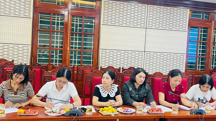Hội LHPN xã Phúc Thọ thông qua Quy chế làm việc và Chương trình hoạt động toàn khóa, nhiệm kỳ 2025–2030- Ảnh 2.
