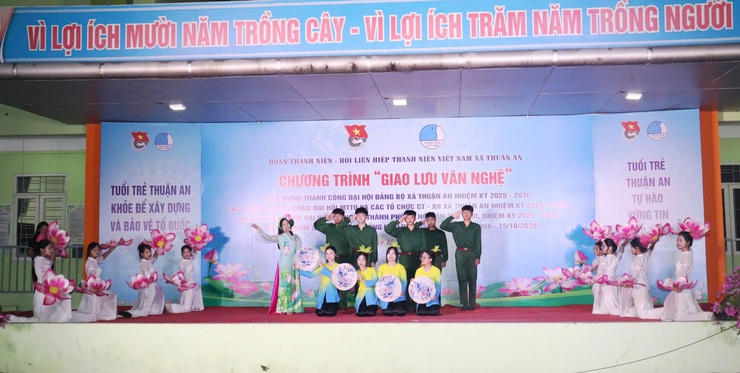 Sôi nổi Liên hoan văn nghệ của Đoàn Thanh niên-Hội LHTN xã Thuận An- Ảnh 4.
