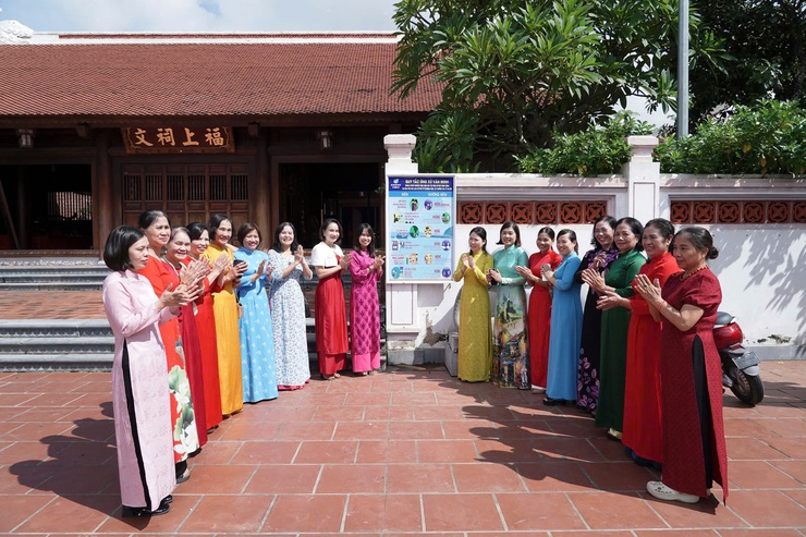 Hội LHPN xã Thường Tín ra mắt mô hình "Chi hội phụ nữ thôn Văn Hội tham gia xây dựng khu văn hóa, lịch sử Kiểu mẫu"- Ảnh 2.