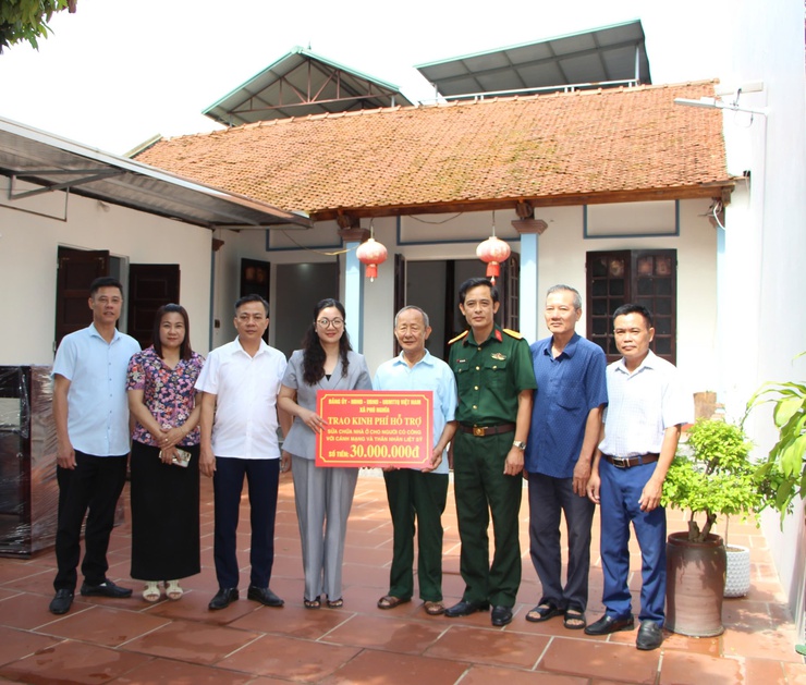 Xã Phú Nghĩa trao kinh phí hỗ trợ xây, sửa nhà ở cho người có công với cách mạng và thân nhân liệt sĩ (đợt 1 năm 2025)- Ảnh 8.