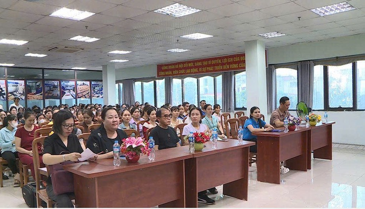 Công ty TNHH Bona Apparel Việt Nam, xã Phúc Thọ tuyên truyền, tư vấn pháp luật cho công nhân lao động- Ảnh 4.