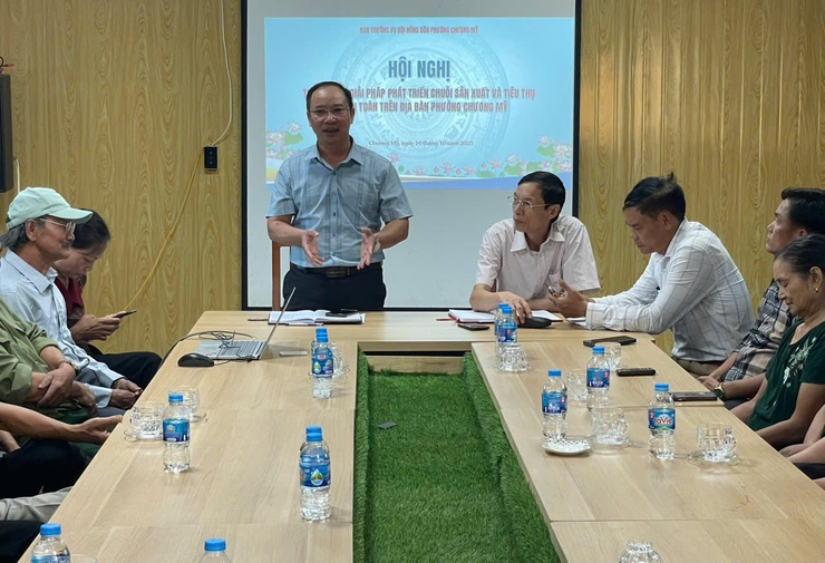 Hội Nông dân phường Chương Mỹ bàn giải pháp phát triển vùng rau an toàn và hỗ trợ vay vốn phát triển sản xuất- Ảnh 1.