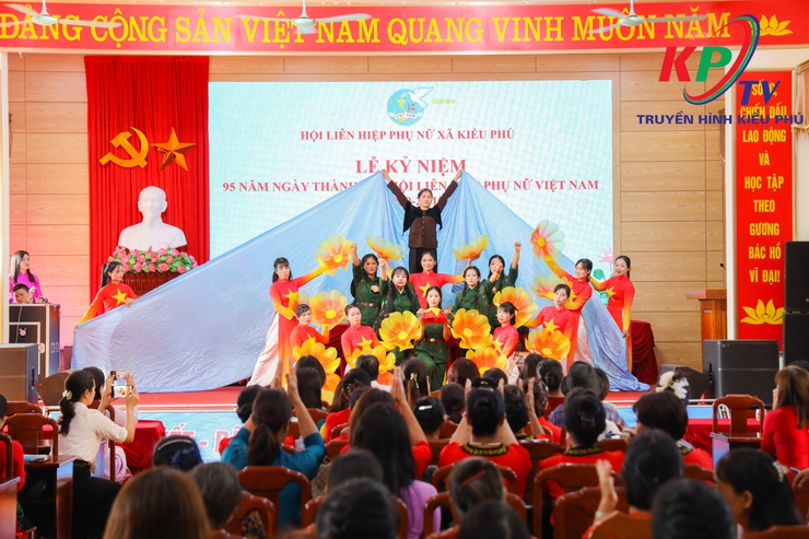 Hội LHPN xã Kiều Phú kỷ niệm 95 năm ngày thành lập Hội Liên hiệp Phụ nữ Việt Nam 20/10- Ảnh 1.