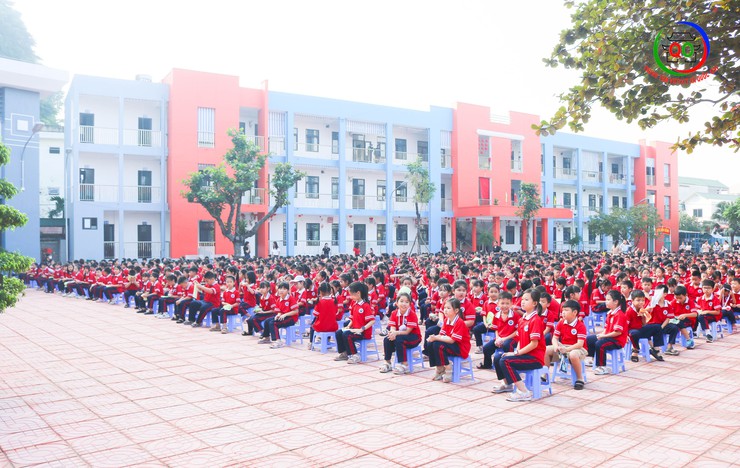 Trường Tiểu học Quốc Oai A tổ chức hoạt động trải nghiệm, tuyên truyền và thực hành kỹ năng Phòng cháy chữa cháy và Cứu nạn cứu hộ- Ảnh 1.